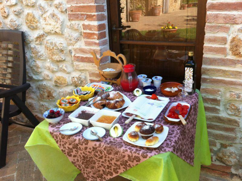 Casale Il Colombaio Di Toiano Guest House Valli Exterior photo
